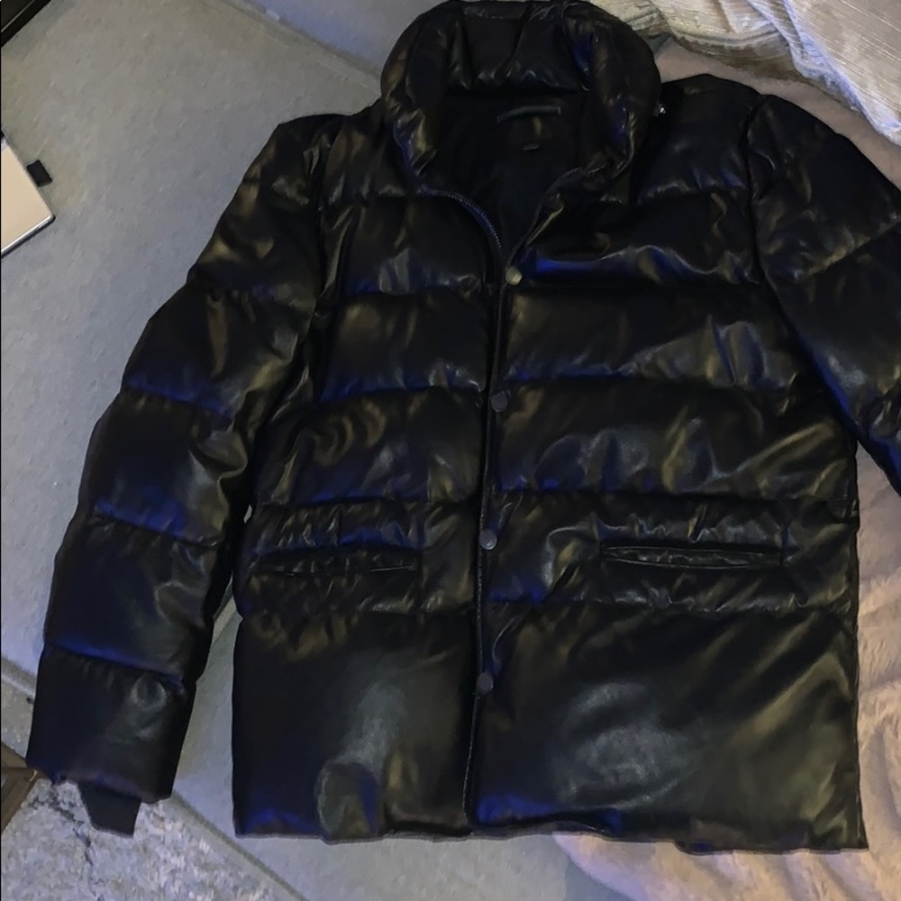 Black leather - Picture 2 of 5